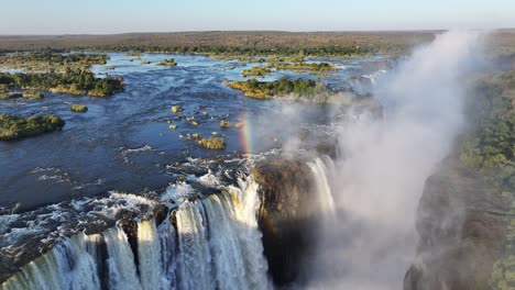 Cataratas-Famosas-En-Victoria-Falls-En-Matabeleland,-Al-Norte-De-Zimbabwe