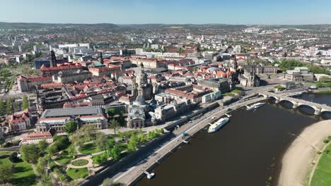 Aerial-drone-shot-of-Dresden-city-center-in-Germany,-Saxony