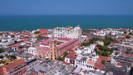 Aerial-View,-University-of-Cartagena,-Old-Town-Colonial-Buildings-and-Caribbean-Sea,-Colombia