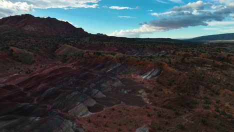 Colorful-Mountains-In-Bentonite-Hills,-Utah,-USA---Aerial-Shot