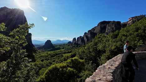 Meteora-Griechenland-Am-Aussichtspunkt,-Touristenattraktion-In-Der-Natur,-Standpunkt