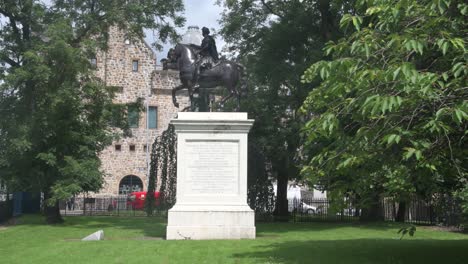 A-side-shot-of-the-statue-of-William-of-Orange-in-the-Peace-Gardens-in-Cathedral-Precinct