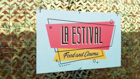 La-Estival-Essen-Und-Kino-Banner-Hängen-An-Einem-Metallzaun-In-Madrid,-Spanien