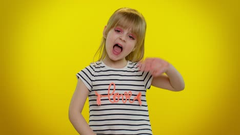 Little-blonde-teen-kid-child-girl-in-t-shirt-shouting-hello,-waving-hand,-welcoming-with-hi-gesture