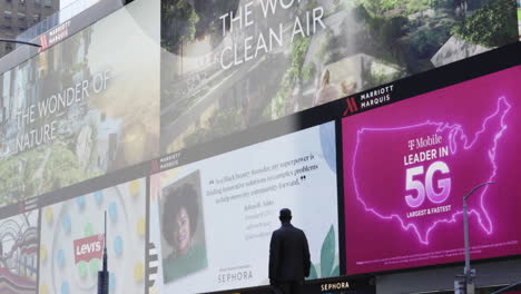 Static-shot-of-the-billboards-playing-adverts-in-Times-Square