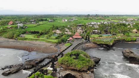 Vista-Aérea-Del-Templo-Gede-Agung,-Batu-Ngaus,-Bali,-Indonesia