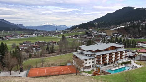 Blick-Von-Einem-Hügel-Neben-Dem-****-Hotel-Christoph