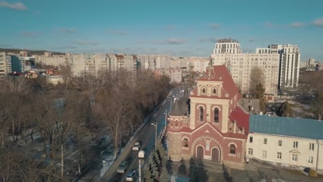 Luftaufnahme-Der-Ukrainischen-Katholischen-Kathedrale-Des-Heiligen-Josaphat,-Lemberg,-Ukraine