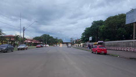 Panorama-of-typical-street-restaurants-in-Macapá,-Amapá,-Brazil,-showcasing-local-cuisine-and-vibrant-dining-atmosphere