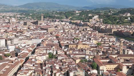 Vista-Aérea-Del-Paisaje-Urbano-Del-Barrio-Histórico-De-Florencia,-Italia,-Con-Casas-Y-Edificios