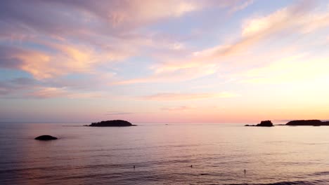 Beautiful-sunset-over-ocean-and-beach-on-Vancouver-Island-in-Canada