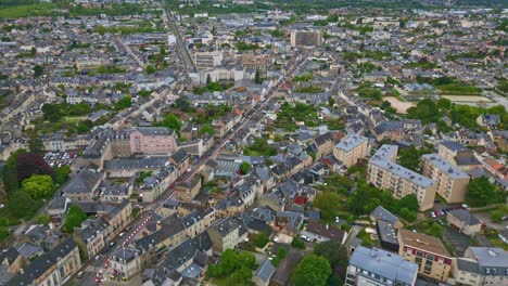 Luftbesichtigung-Und-Seine-Breite-Infrastruktur-An-Der-Sarthe-In-Der-Stadt-Le-Mans,-Frankreich