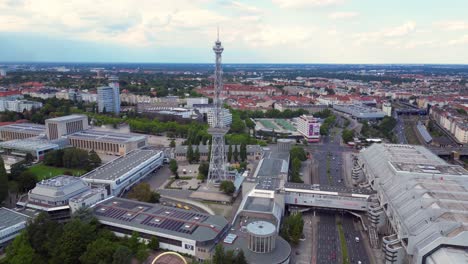 El-Horizonte-De-Berlín-Muestra-La-Icónica-Torre-De-Radio-Y-El-Recinto-Ferial,-La-Historia-Y-La-Modernidad