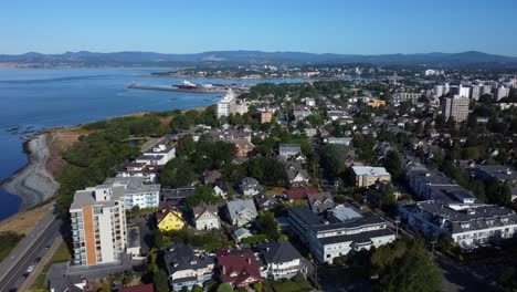 Vista-Aérea-De-La-Ciudad-De-Victoria,-Capital-De-La-Columbia-Británica,-En-La-Costa-Oeste-De-Canadá