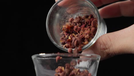 Red-Sichuan-mala-pepper-seeds-,-slow-motion