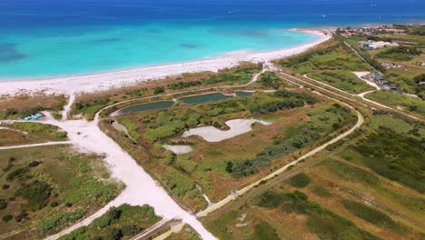 Vista-Aérea-De-La-Playa-Blanca,-Costa-De-Rosignano-Solvay