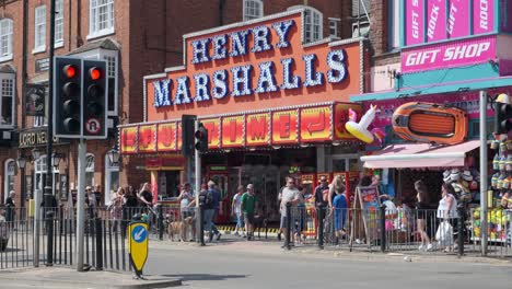 footage-of-Scarborough-seaside-amusement-arcades-in-summer-in-July,-North-Yorkshire-seaside-tourism