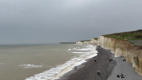 Seven-sisters-cliff-with-sea-beach-at-Brighton-in-England,-UK