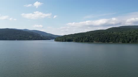 Landscape-of-majestic-Zywiec-lake-in-Beskid-mountains---drone-4K