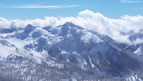 An-expansive-landscape-aerial-shot-of-the-Northern-Cascade-Mountain-in-Washington-State