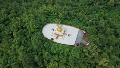 Golden-Thai-Stupa-in-Saraburi,-Thailand,-also-known-as-Phra-Maha-Chedi-Thep-Nithakorn