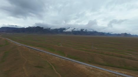 Aerial-view-of-the-Green-Mountains-and-peaceful-nature