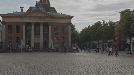 Wide-pan-of-the-Vismarkt-in-Groningen,-the-Netherlands