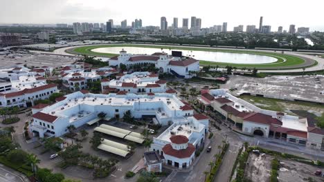 Gulfstream-Park-in-Hallandale-Beach-with-the-racetrack-and-surrounding-buildings