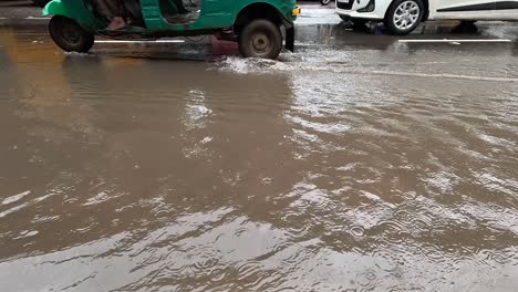 Vehicles-are-suffering-due-to-waterlogging-due-to-rain