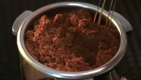 Weiss-distribution-technique,-removal-of-clumps-in-your-coffee-grounds