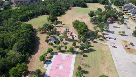 Aerial-footage-of-Lake-Forest-Park-in-Denton-Texas