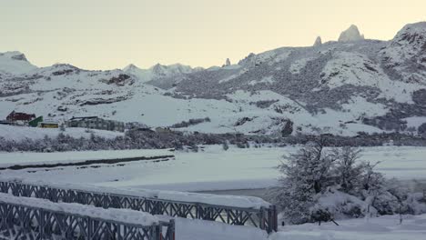 Rio-de-las-Vueltas-Bridge,-entry-gateway-to-El-Chalten-city,-Patagonia,-Argentina