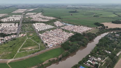 Ländliche-Stadt-östlich-Von-Cali,-Von-Einer-Drohne-Aus-Gesehen