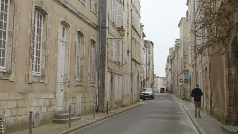 Street-In-Historic-Old-Town-Of-La-Rochelle-During-Daytime-In-Charente-Maritime,-France