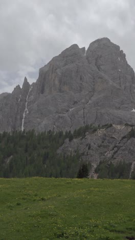 Vista-Hacia-El-Monte-Duerrenstein---Picco-Di-Vallandro,-Dolomitas,-Valle-Pusteria,-Tirol-Del-Sur,-Italia