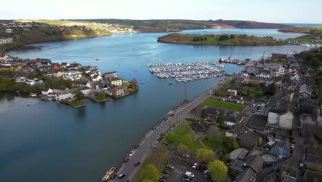 Vista-Aérea-De-Kinsale,-Irlanda-Desde-Un-Dron