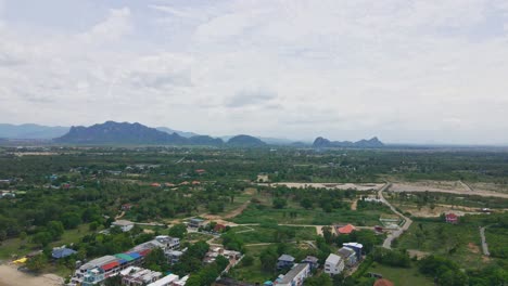 Cha-Am,-Malerische-Bergsicht-über-Thailands-Landschaft-Vom-Strand-Aus