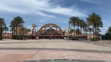 Front-entrance-to-Motiongate-movie-studio-themepark-in-Dubai,-UAE