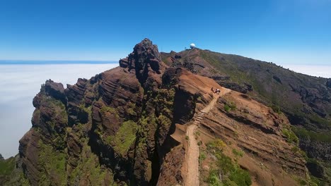 Beautiful-landscape-and-famous-Pico-do-Pico-hiking-trail-on-Madeira-Island,-Portugal