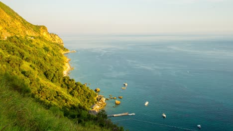 Muelle-En-La-Costa-Rocosa-Cerca-De-La-Ciudad-De-Budva-En-Montenegro-En-El-Mar-Adriático