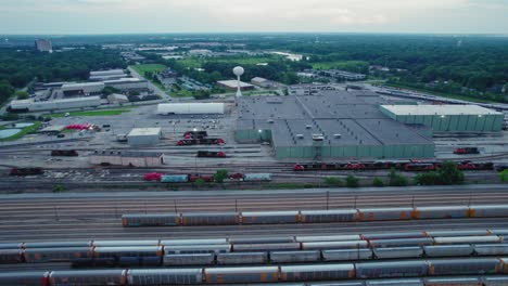 Terminal-De-Ferrocarril-En-Homewood-Illinois-Usa.-Plataforma-Aérea-Deslizante