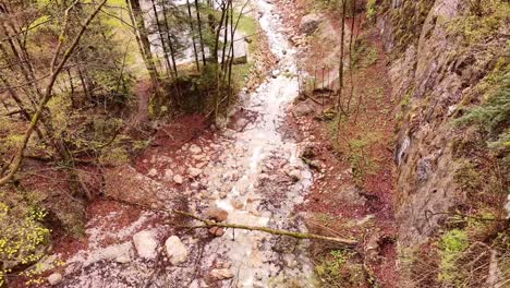 Schöne-Aussicht-Auf-Den-Königssee-Wasserfall-In-Der-Nähe-Der-Stadt-Berchtesgaden-In-Den-Bayerischen-Alpen,-Deutschland