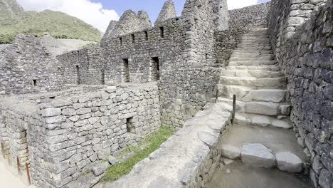 machu-Picchu,-Enchanting-Incan-ruins-nestled-in-the-Andes