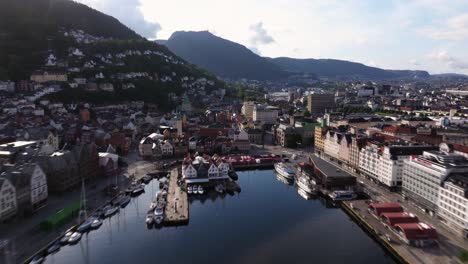 Erstaunlicher-Hyperlapse-über-Dem-Hafen-Von-Vagen