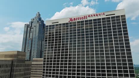 Facade-Exterior-Of-Atlanta-Marriott-Marquis-Near-Piedmont-Park-In-Midtown-Atlanta,-Georgia-USA