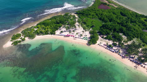 Panoramic-View-Over-Cayo-Sal-Island-In-Morrocoy-National-Park,-Venezuela---Drone-Shot