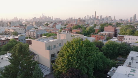 Vista-Aérea-De-La-Ciudad-De-Nueva-York-Al-Anochecer