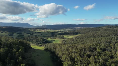 Idyllic-landscape-with-mountains-of-Tasmania-Island-during-sunset-time