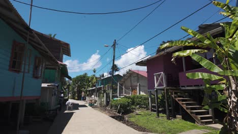 Colorful-houses-on-a-sunny-day-in-Bastimentos-Island,-Panama