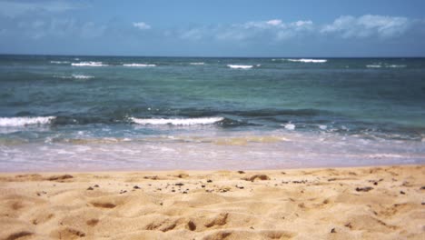 Slow-motion-of-Cromwells-shore-in-Kahala,-Oahu,-Hawaii